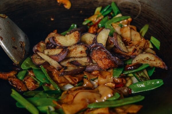 Vegetable Chow Fun, by thewoksoflife.com