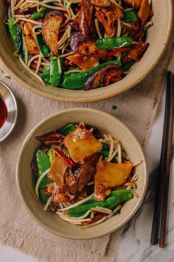 Vegetable Chow Fun, by thewoksoflife.com