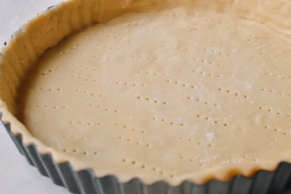 Fresh Berry Tart with Sweet Mascarpone Filling, by thewoksoflife.com