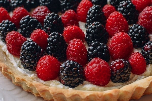 Fresh Berry Tart with Sweet Mascarpone Filling, by thewoksoflife.com