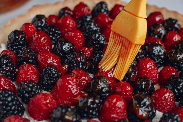 Fresh Berry Tart with Sweet Mascarpone Filling, by thewoksoflife.com