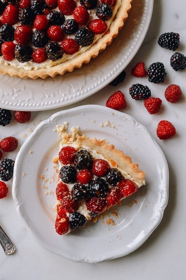 Fresh Berry Tart with Sweet Mascarpone Filling, by thewoksoflife.com
