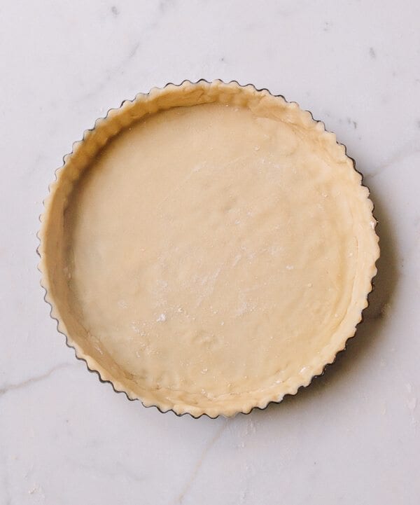 Fresh Berry Tart with Sweet Mascarpone Filling, by thewoksoflife.com