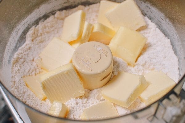 Fresh Berry Tart with Sweet Mascarpone Filling, by thewoksoflife.com