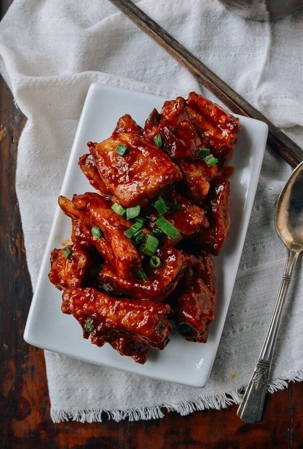 Peking Ribs, Jīng Dū Style, by thewoksoflife.com