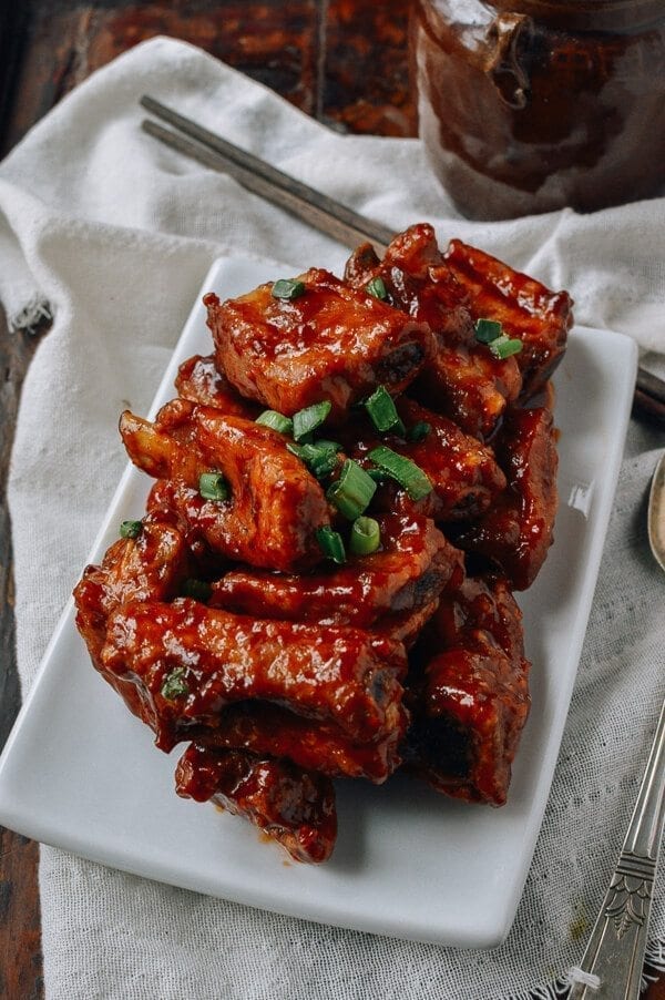 Peking Ribs, Jīng Dū Style, by thewoksoflife.com