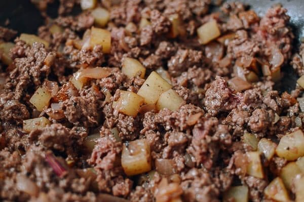 Easy Curry Beef Bowls, by thewoksoflife.com