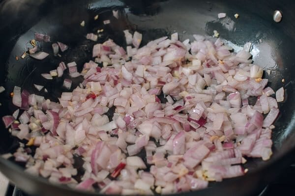 Easy Curry Beef Bowls, by thewoksoflife.com