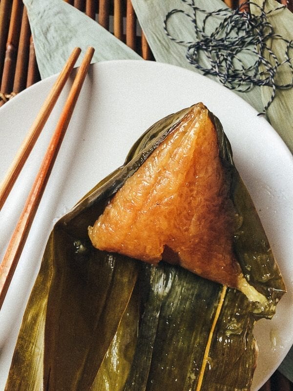 alkaline zongzi on a plate  by thewoksoflife.com