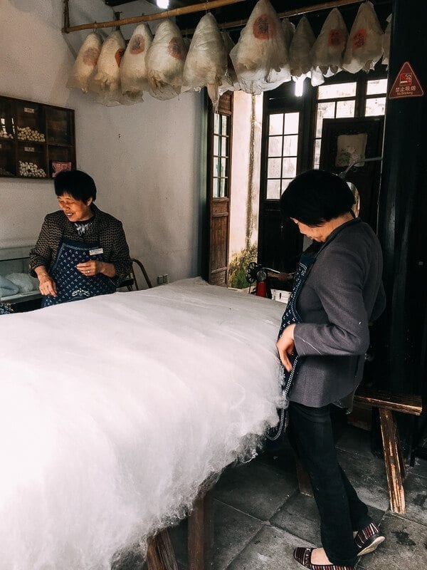 Wuzhen Silk Workshop, by thewoksoflife.com