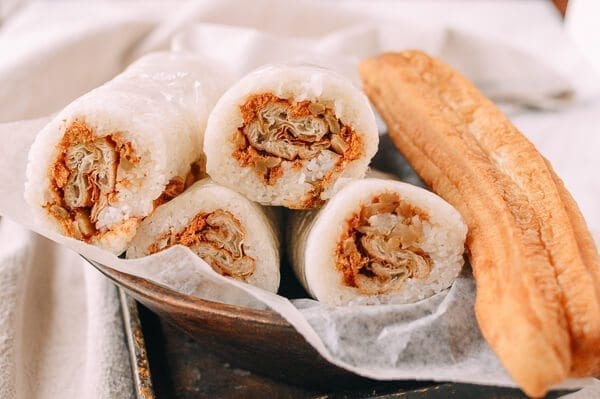 Shanghai Breakfast Rice Rolls (Ci Fan 粢饭), by thewoksoflife.com