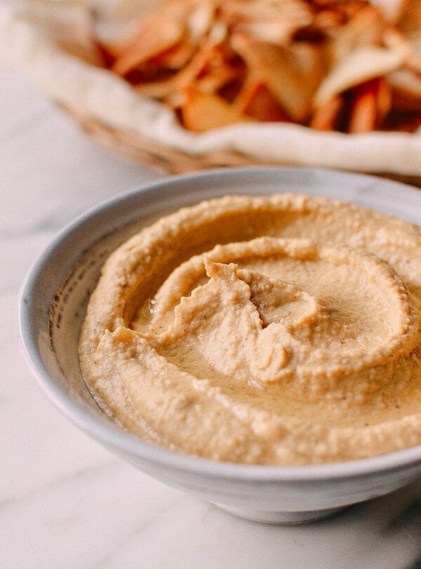 Pita Chips & Hummus, by thewoksoflife.com