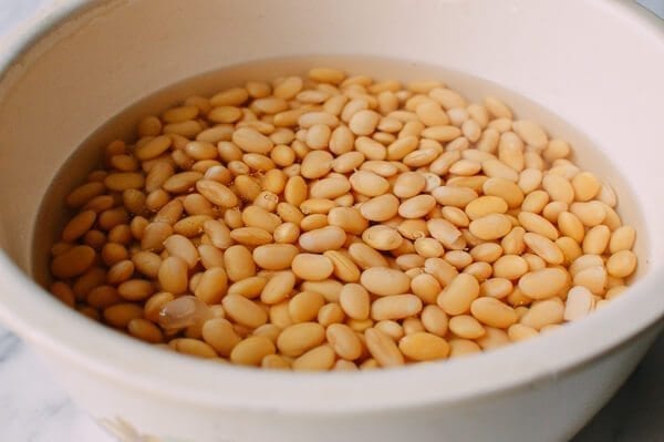 How to Make Soy Milk at Home, by thewoksoflife.com