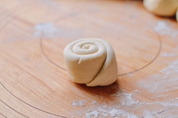 Chinese Hamburgers, Rou Jia Mo 肉夹馍, by thewoksoflife.com