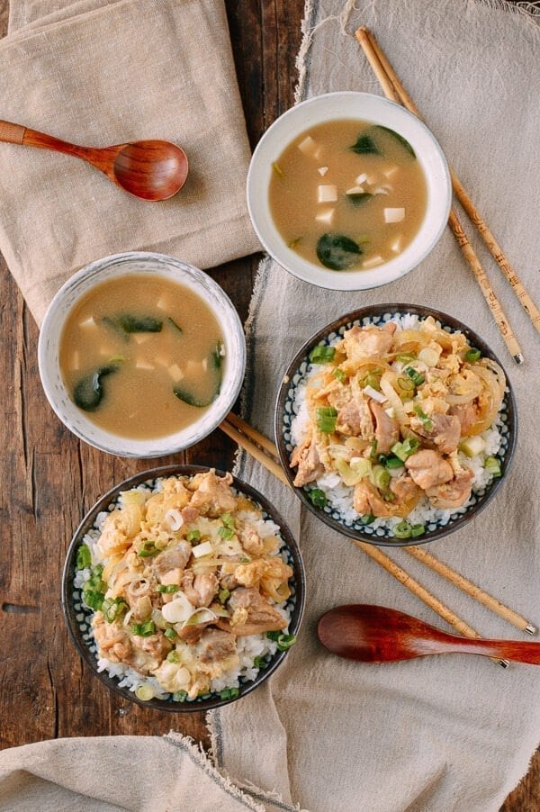 Oyakodon (Japanese Chicken & Egg Rice Bowls)