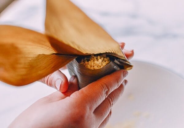 Jianshui Zong (Alkaline Rice Dumplings - 碱水粽), by thewoksoflife.com