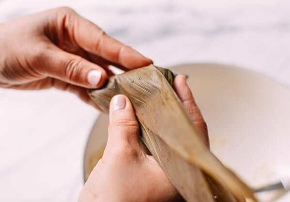 Jianshui Zong (Alkaline Rice Dumplings - 碱水粽), by thewoksoflife.com