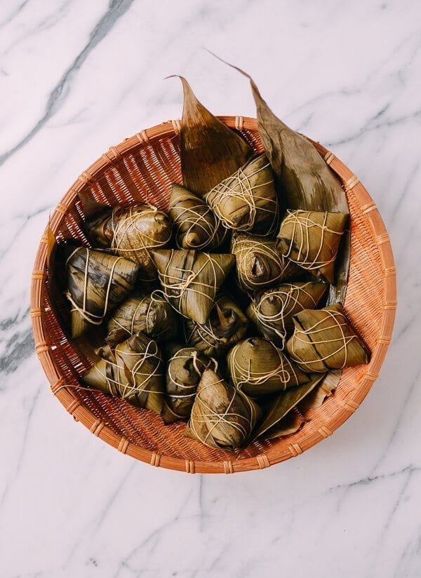 Jianshui Zong (Alkaline Rice Dumplings - 碱水粽), by thewoksoflife.com