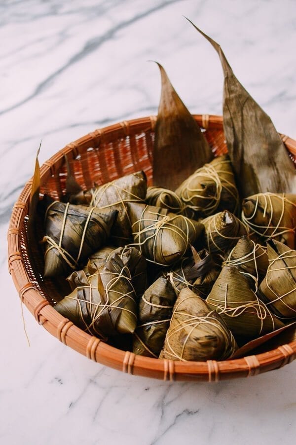 Jianshui Zong (Alkaline Rice Dumplings - 碱水粽), by thewoksoflife.com