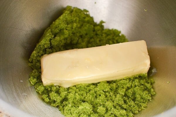 Basil Berry Cake, by thewoksoflife.com