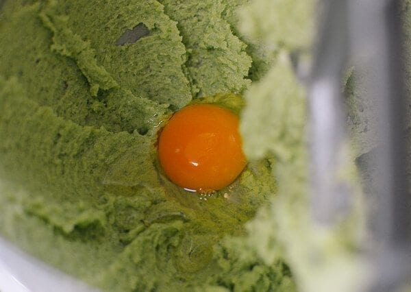 Basil Berry Cake, by thewoksoflife.com