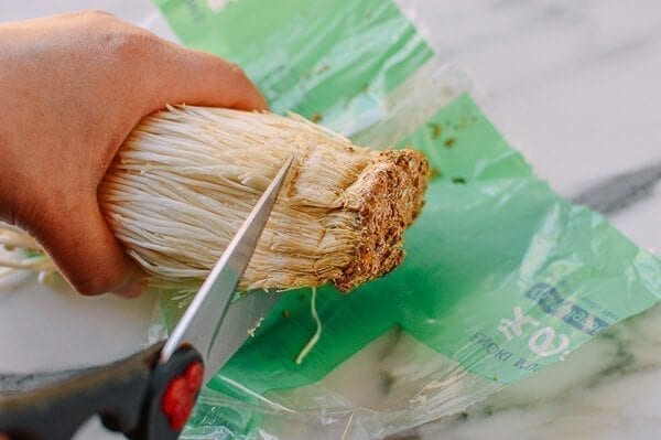 Enoki Mushrooms with Garlic & Scallion Sauce, by thewoksoflife.com