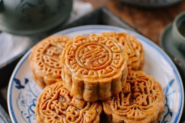 Ham an Nut Mooncake Recipe, by thewoksoflife.com