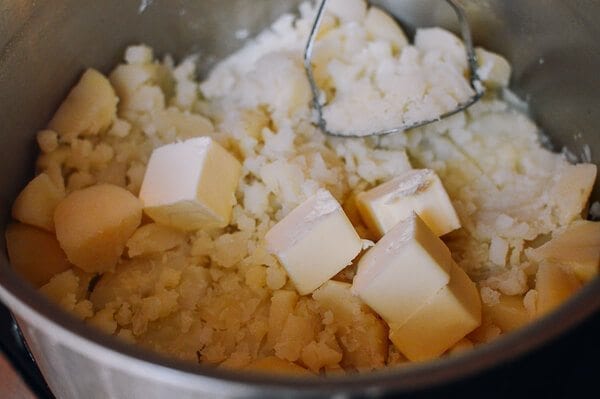 Cheesy Mashed Potatoes with Scallions, by thewoksoflife.com