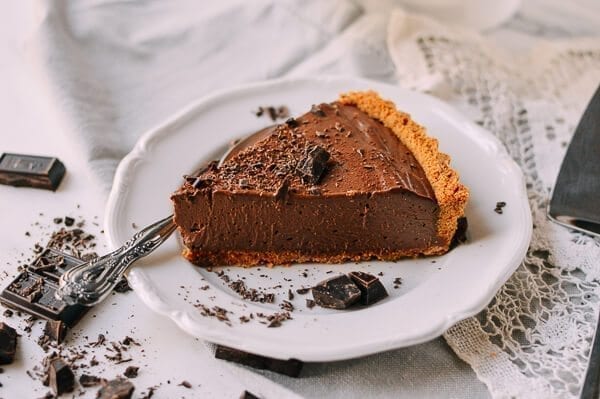 Vegan Chocolate Peanut Butter Silk Tart, by thewoksoflife.com