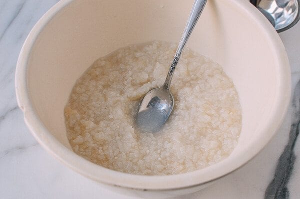 Sweet Fermented Rice (酒酿, Jiu Niang), by thewoksoflife.com