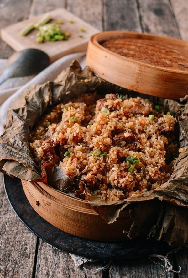 Steamed Ribs with Glutinous Rice (糯米蒸排骨), by thewoksoflife.com