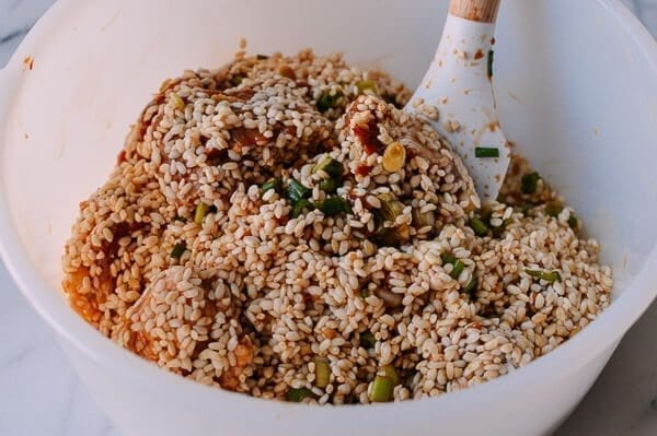 Steamed Ribs with Glutinous Rice (糯米蒸排骨), by thewoksoflife.com