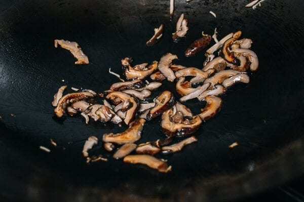 Hong Kong Style Shrimp Chow Mein Noodles, by thewoksoflife.com