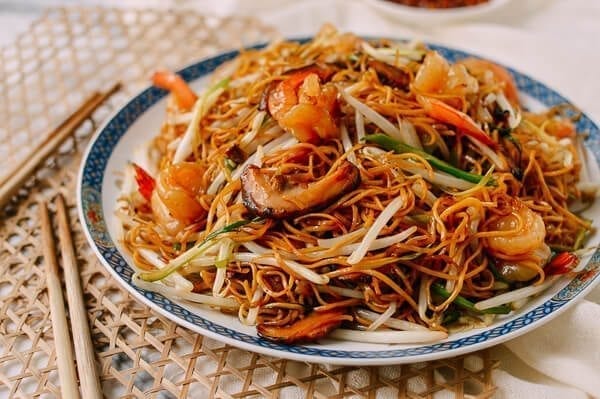Hong Kong Style Shrimp Chow Mein Noodles, by thewoksoflife.com