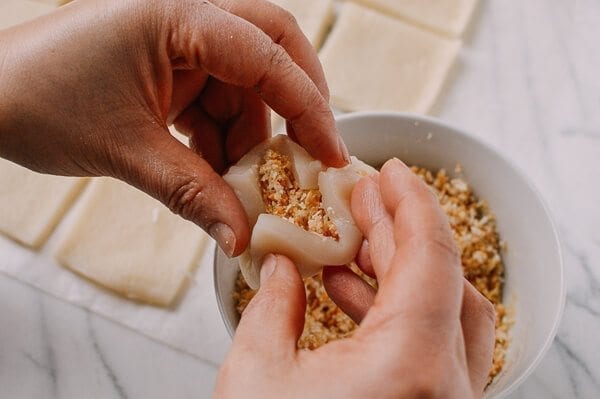 Coconut Peanut Mochi (糯米糍), by thewoksoflife.com