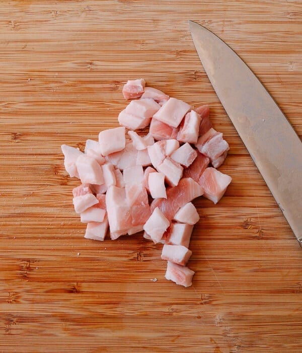 How to Make Lard, by thewoksoflife.com