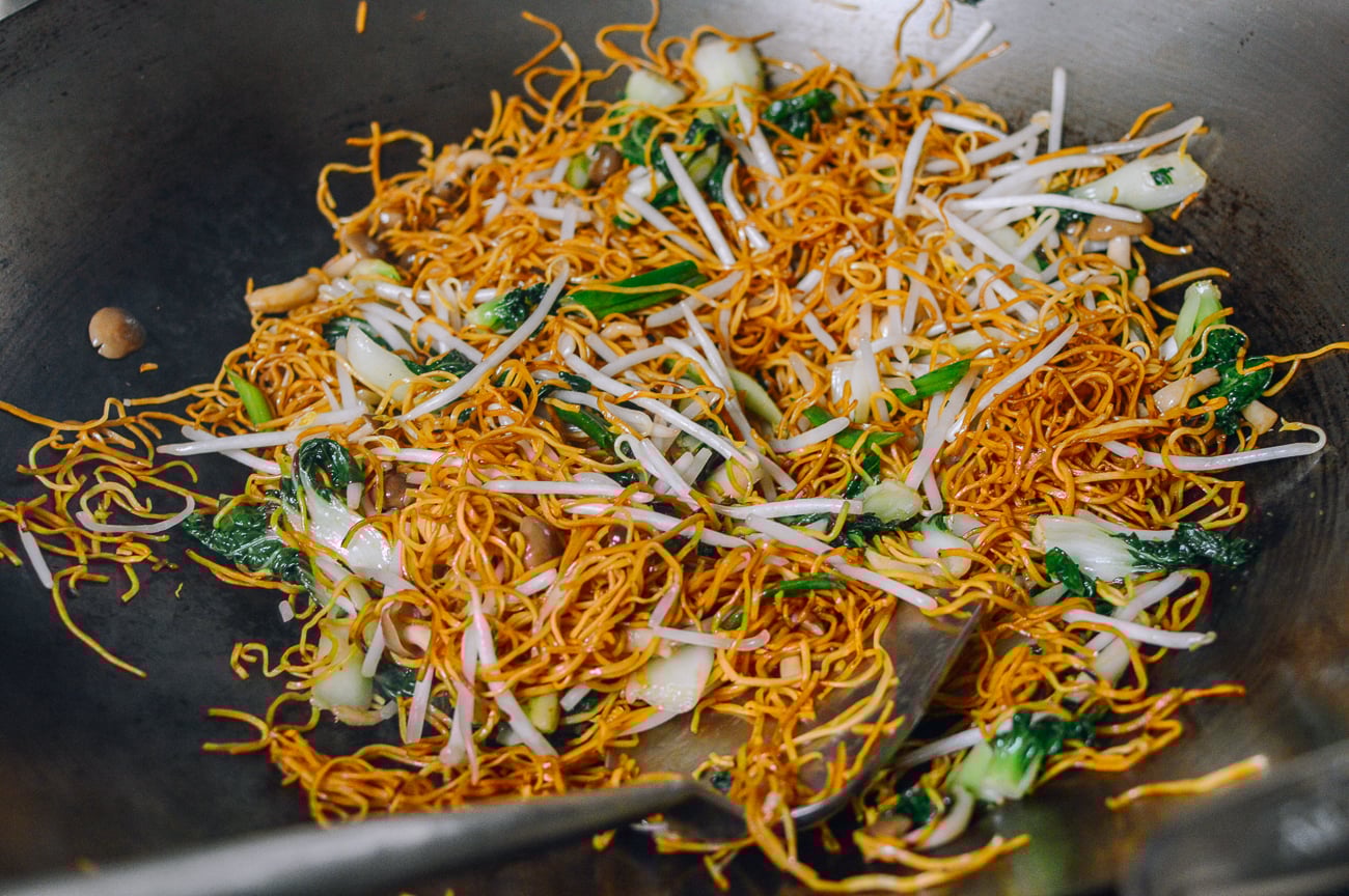 Vegetable Chow Mein in wok