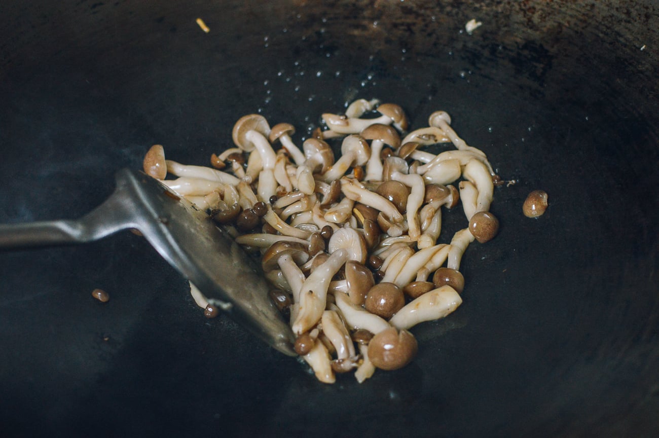 stir-fried beech mushrooms