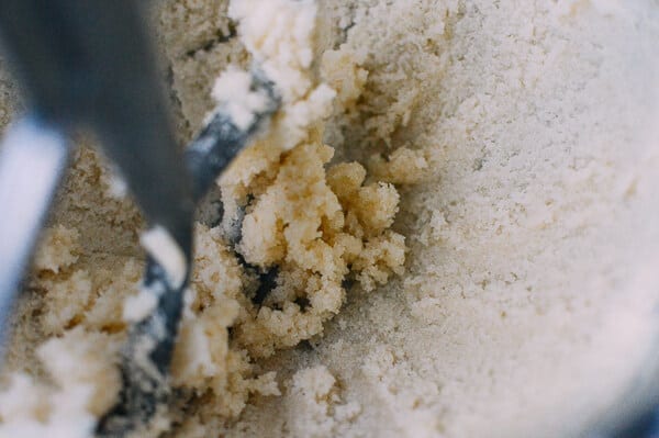 Peach Cake, by thewoksoflife.com