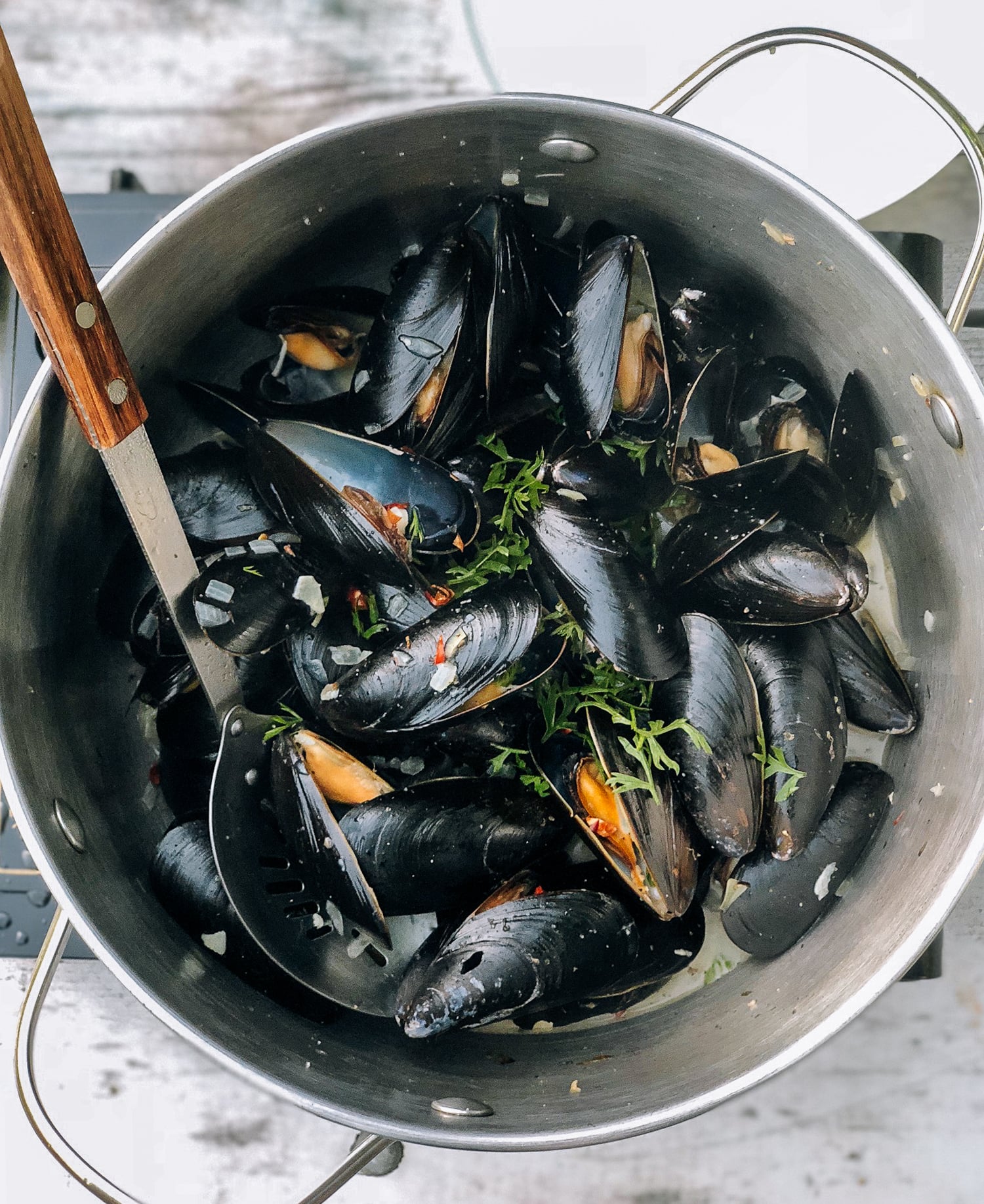 Steamed Mussels, by thewoksoflife.com