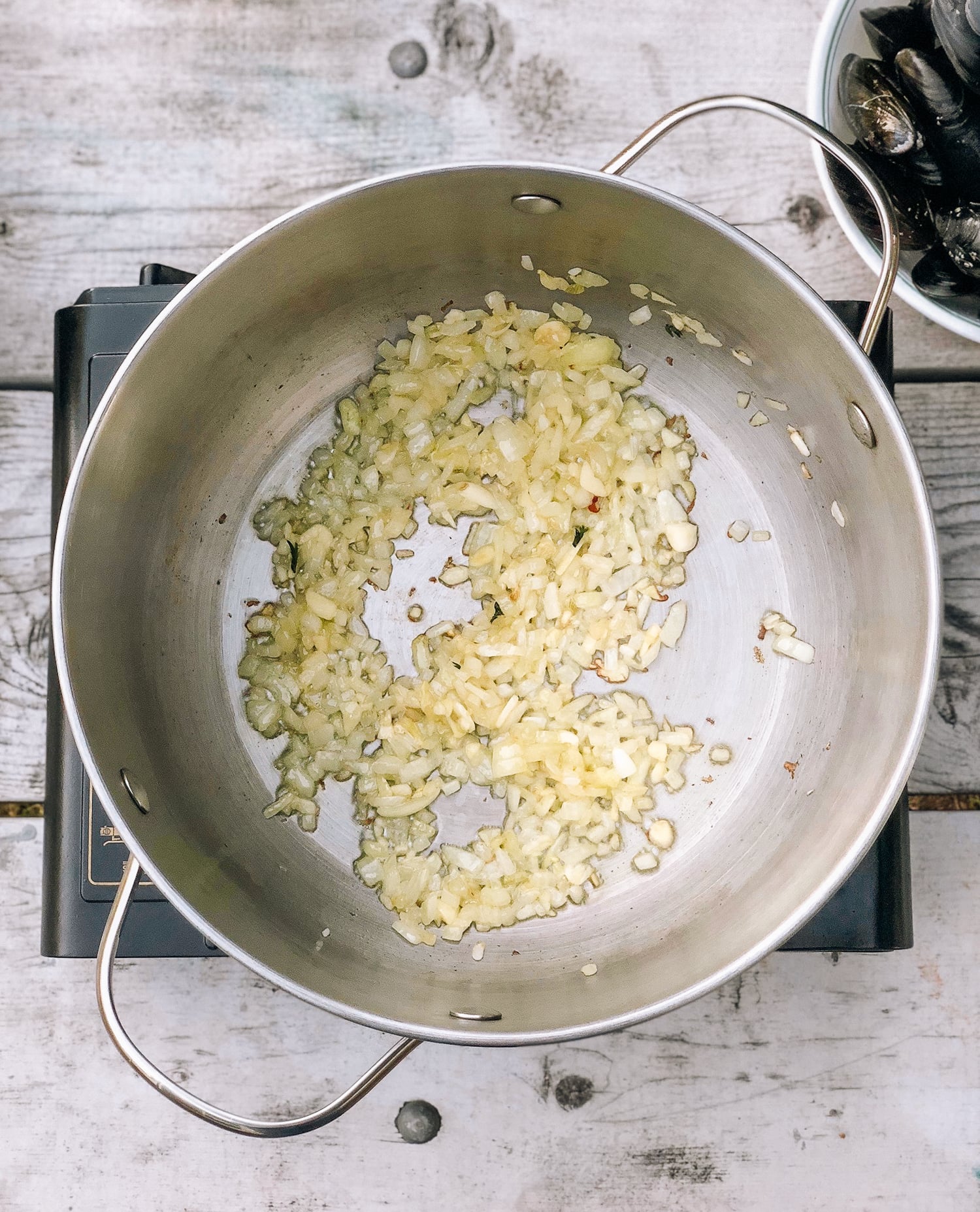 Steamed Mussels, by thewoksoflife.com