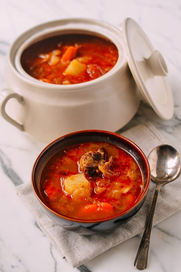 Shanghai-Style Red Vegetable Soup (罗宋汤 - Luo Song Tang), by thewoksoflife.com