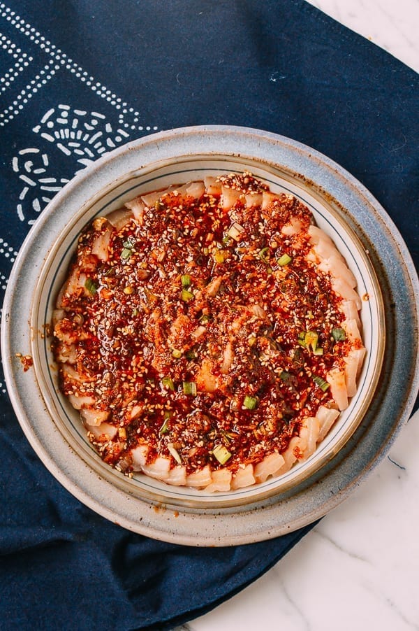 Suan Ni Bai Rou (Sliced Pork with Garlic Sauce), by thewoksoflife.com