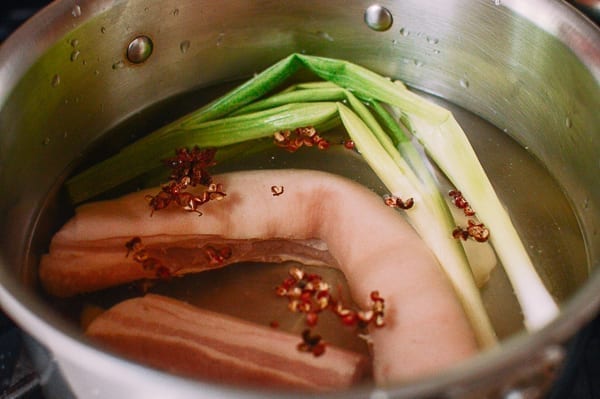 Suan Ni Bai Rou (Sliced Pork with Garlic Sauce), by thewoksoflife.com