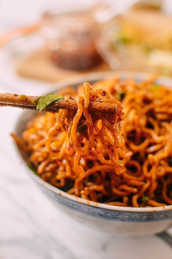 Hot Dry Noodles (Re Gan Mian, 热干面) - thewoksoflife.com