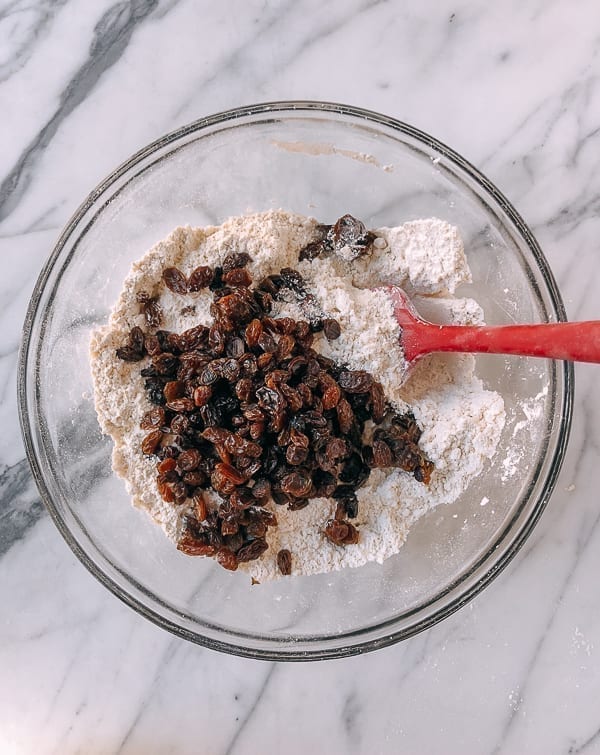 Irish Soda Bread, by thewoksoflife.com