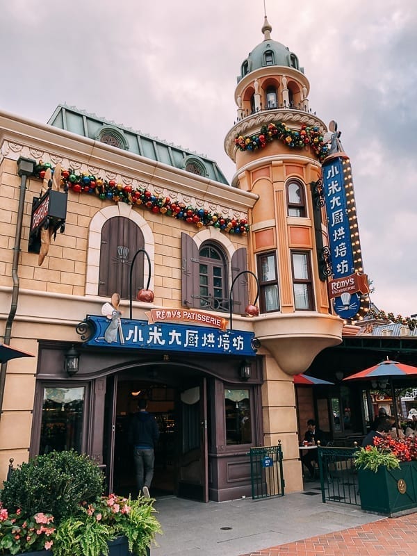 Shanghai Disneyland attractions - food by thewoksoflife.com