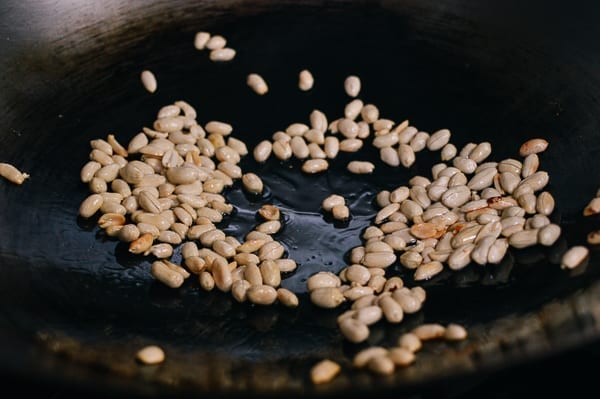 Wok roasting peanuts, thewoksoflife.com