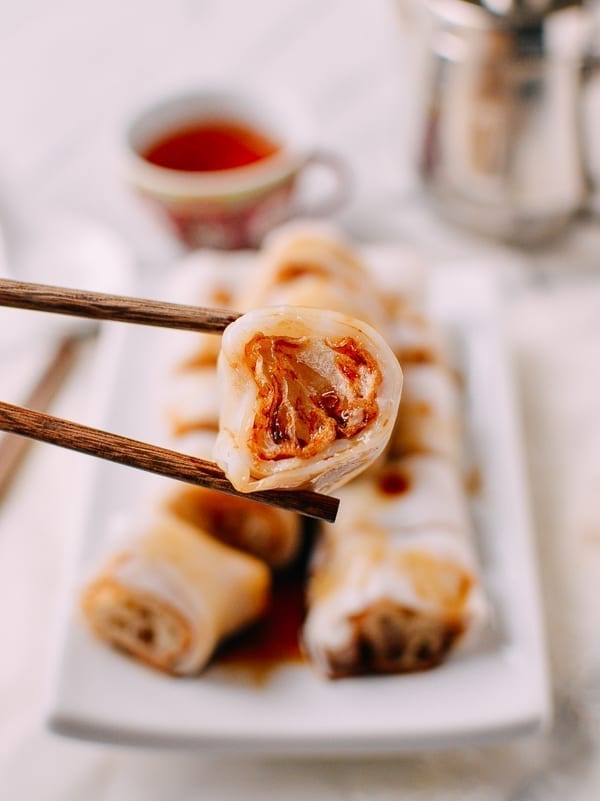 Chopsticks holding zhaliang, thewoksoflife.com