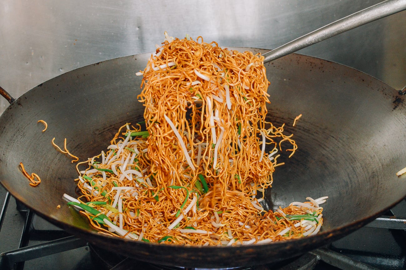 tossing cantonese soy sauce pan-fried noodles